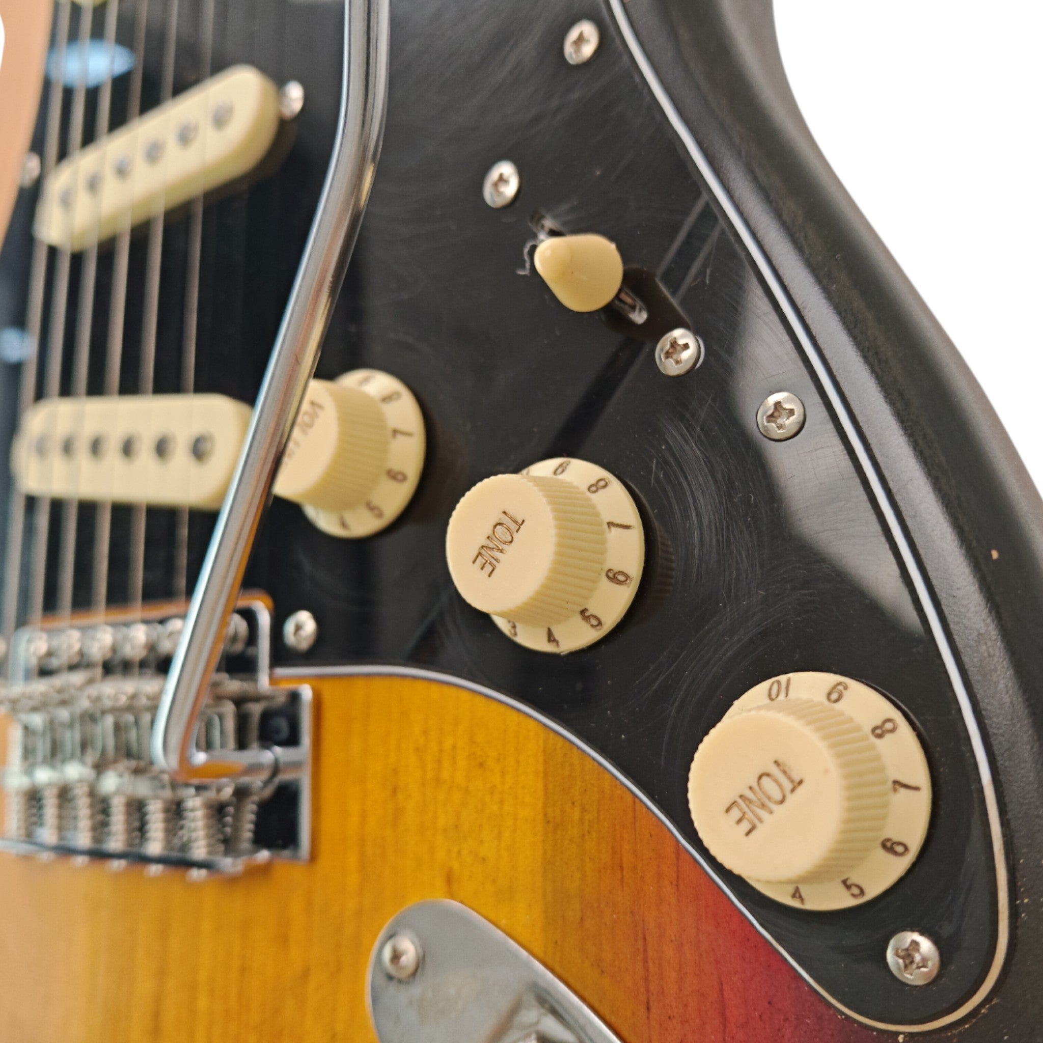 Haze HSVT Vintageburst Relic Electric Guitar with Single Coils and Whammy