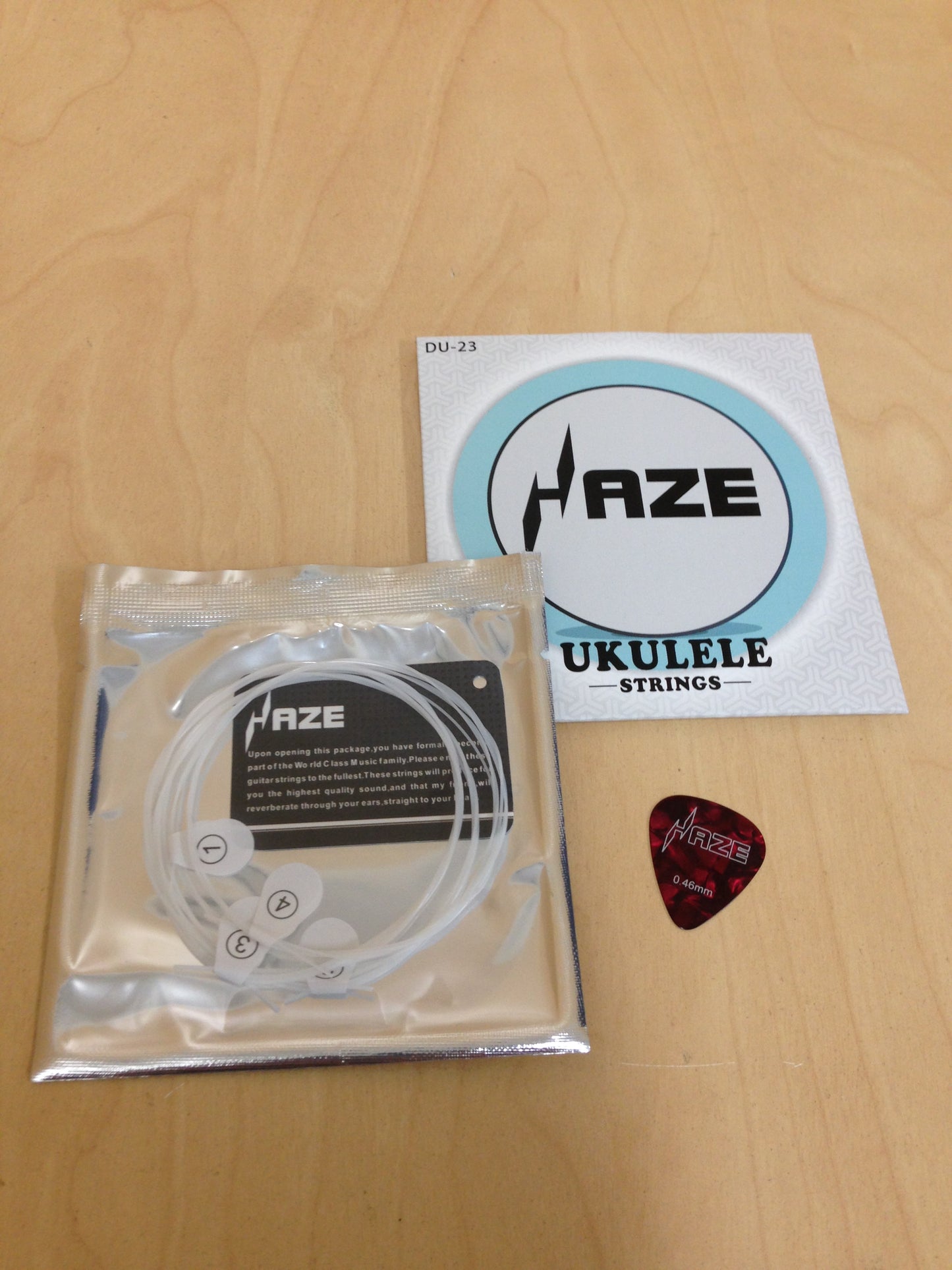 Haze DU23 Ukulele Nylon String for + 3 Picks