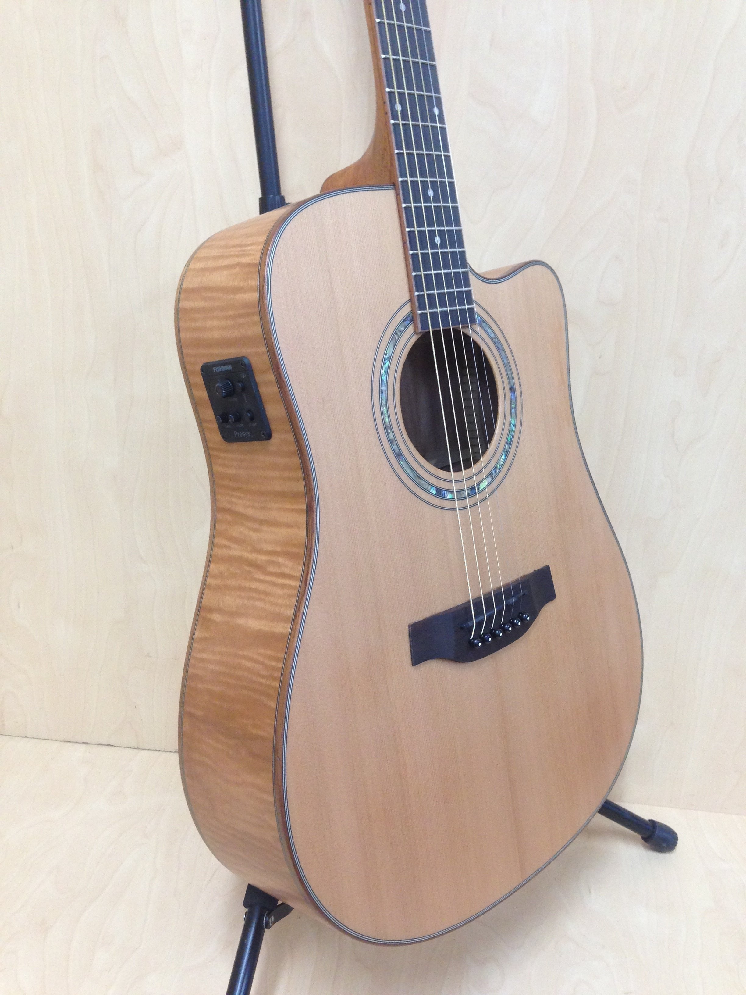 Klema K200DCCE Solid Canadian Cedar Top Flamed Maple Body Dreadnought Cutaway Acoustic Guitar - Natural