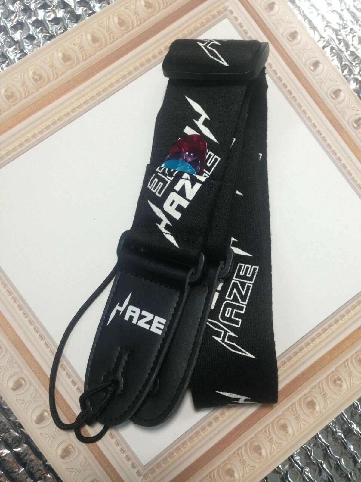 Haze HZ22 Durable Black Cotton Guitar Strap w/ Pick Pocket + 3 Picks