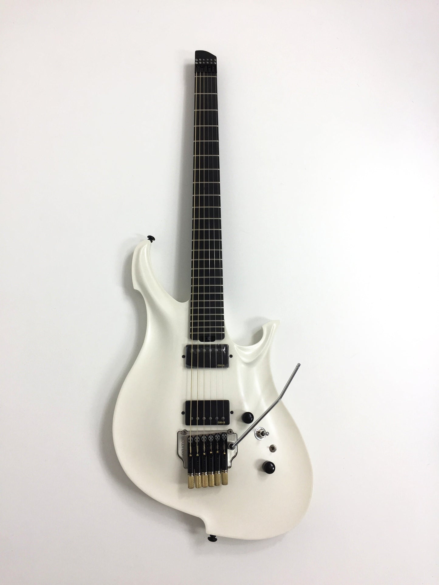 KOLOSS GT790HPWH Headless Aluminum Body Carbon Fibre Neck Electric Guitar + Bag