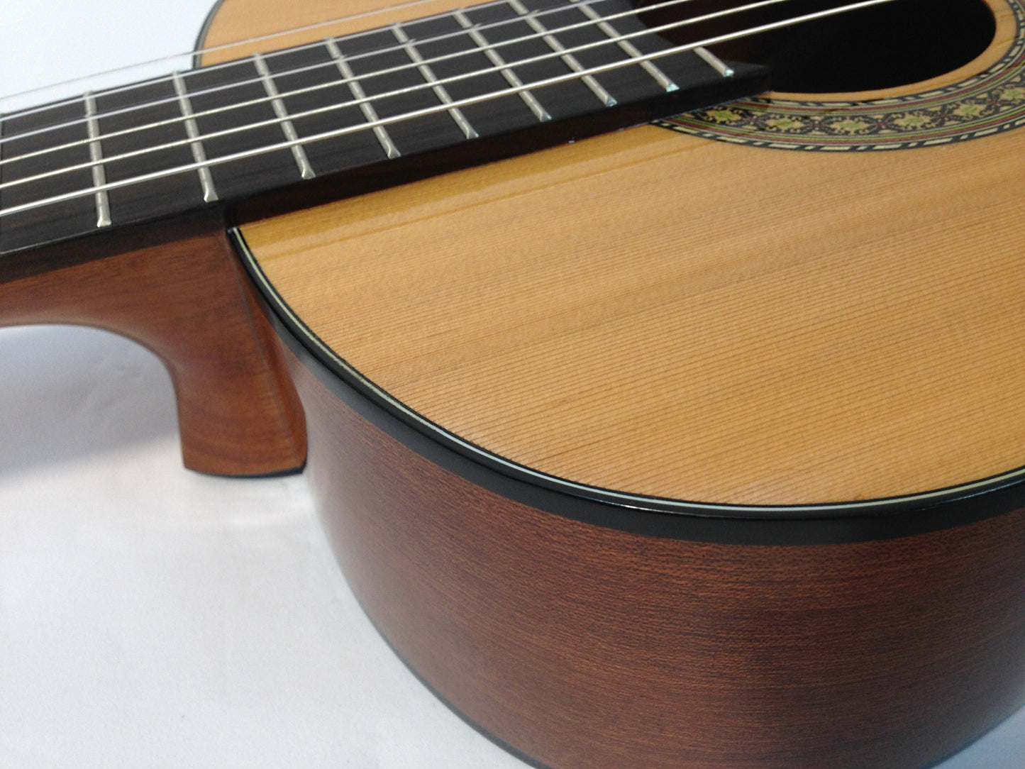 Caraya Solid Cedar Mahogany Nylon String Classical Guitar - Natural SCG978N